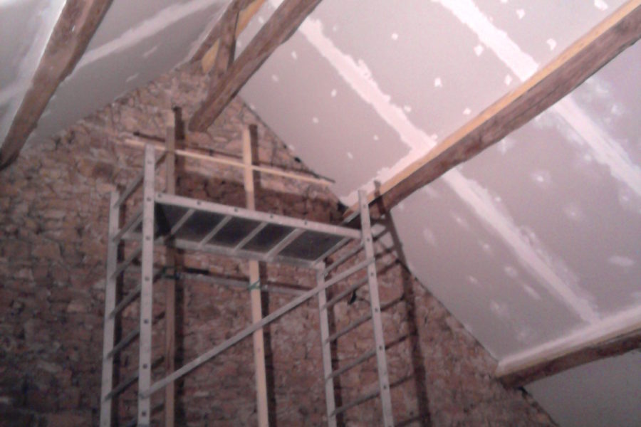 Jointing and sanding plasterboard